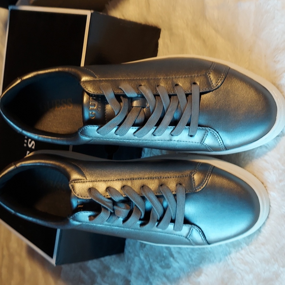 New in box Guess Barette size 11.5 gun metal sneakers 👟